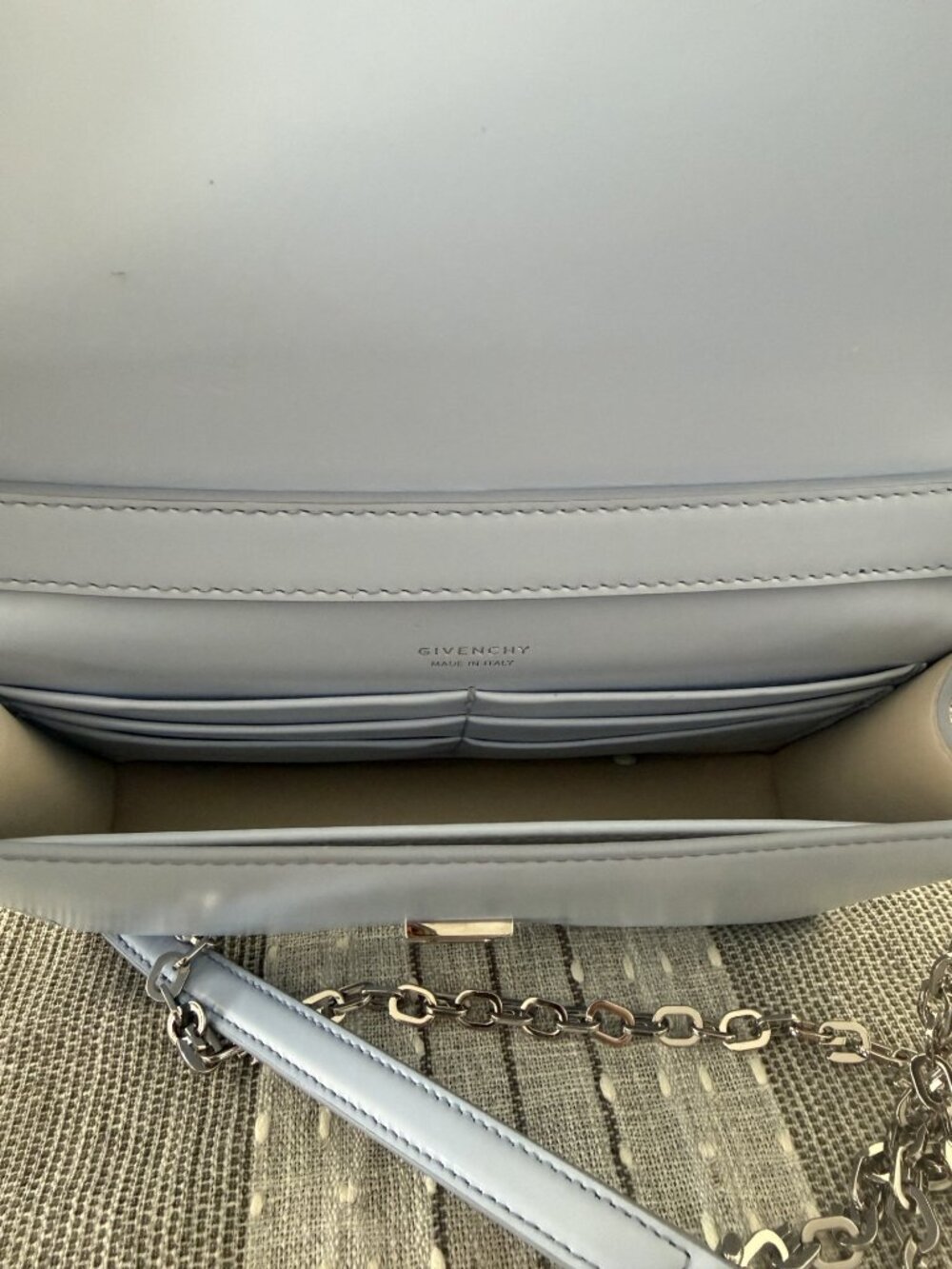 Givenchy Small Chain Bag - Picture 4 of 4